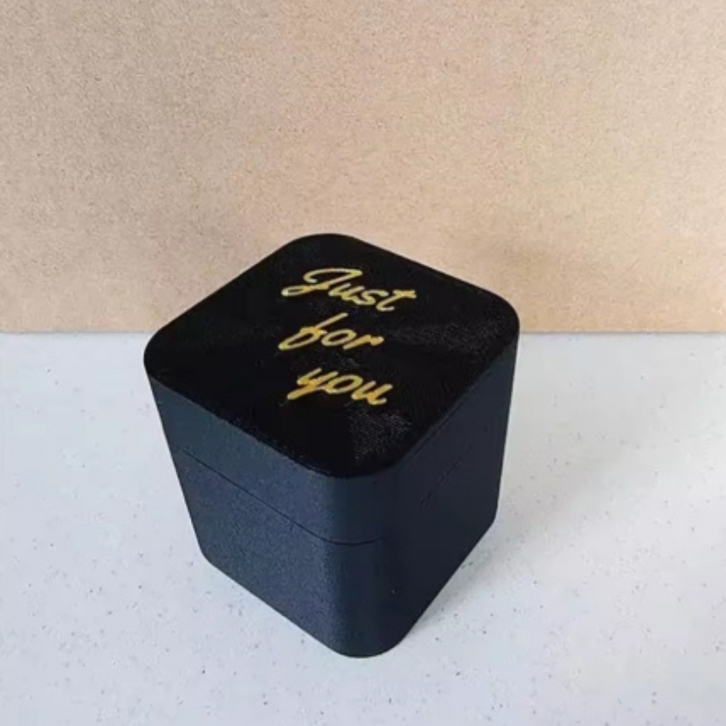 Pop-up Middle Finger Ring Gift Box - Ultimate Prank Gift