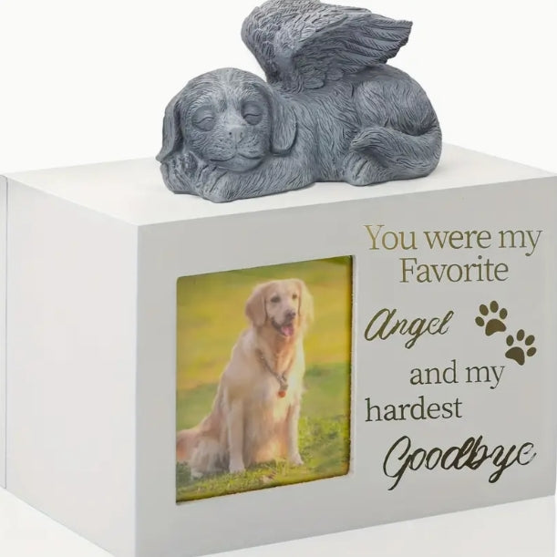 Wooden Engraved Pet Memorial Urn - A Beautiful Tribute to Your Beloved Companion